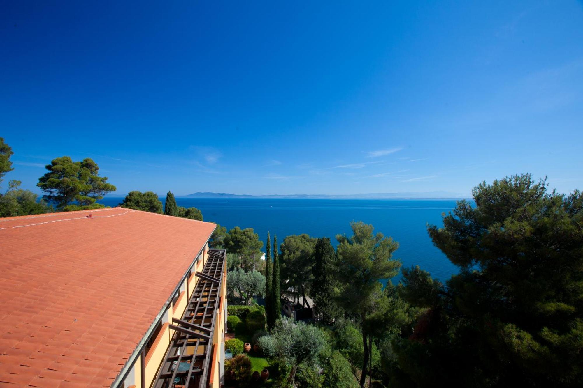 Albergo Filippo II Porto Santo Stefano  Exterior photo